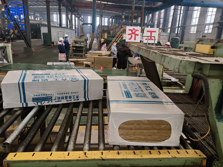 巖棉板廠是什么？